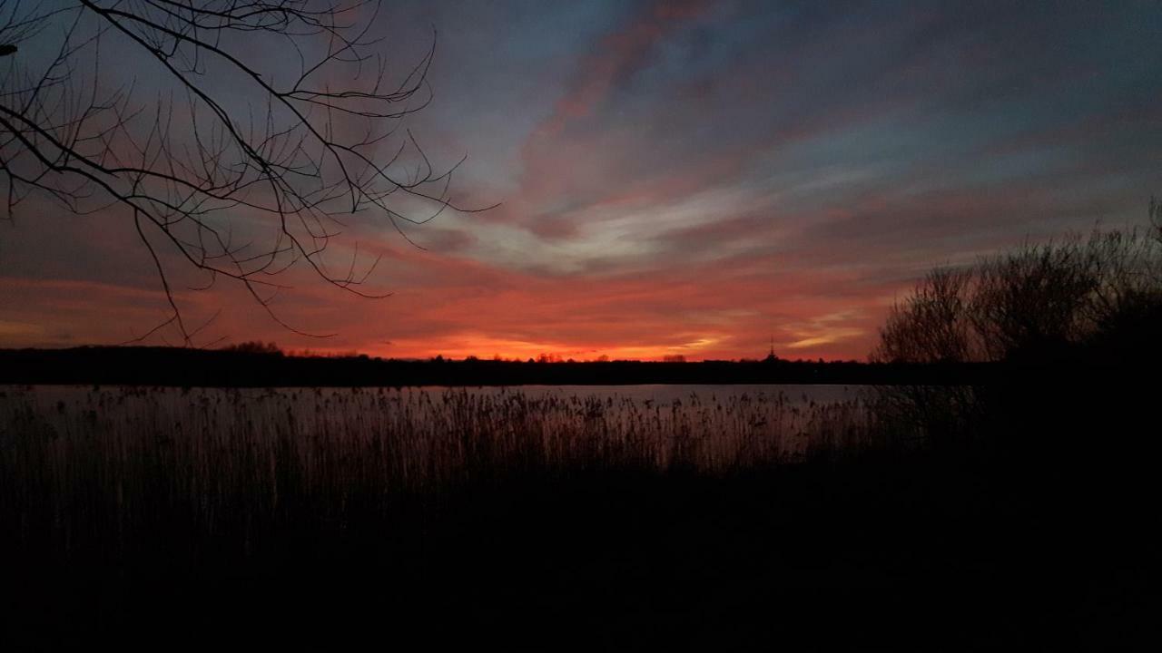 Moin, Moin & Ahoi! Lägenhet Kiel Exteriör bild